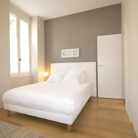 En Hyper Centre - Jardin Public Apartment