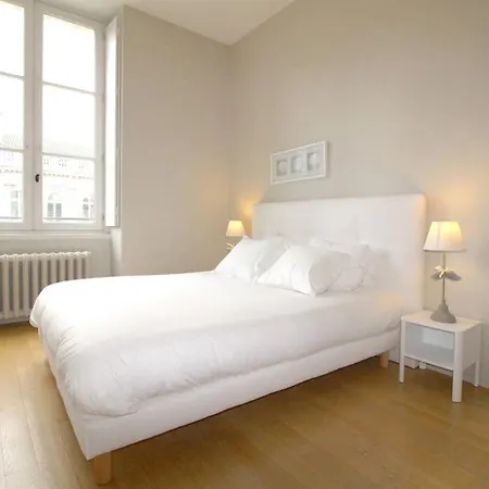 En Hyper Centre - Jardin Public Apartment